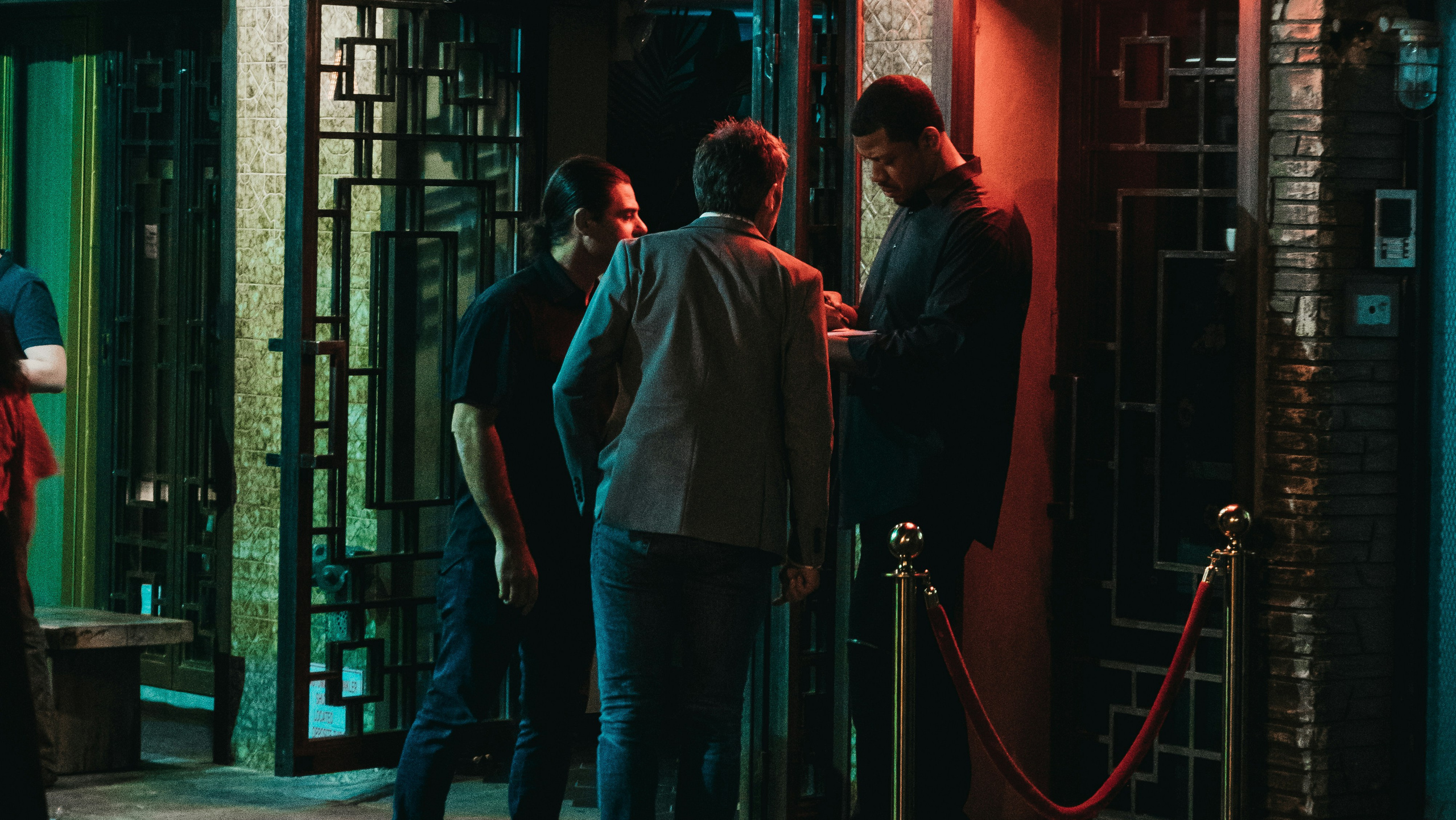 10 señales de un buen club en Torrevieja: guía antes de entrar | FOTKAI