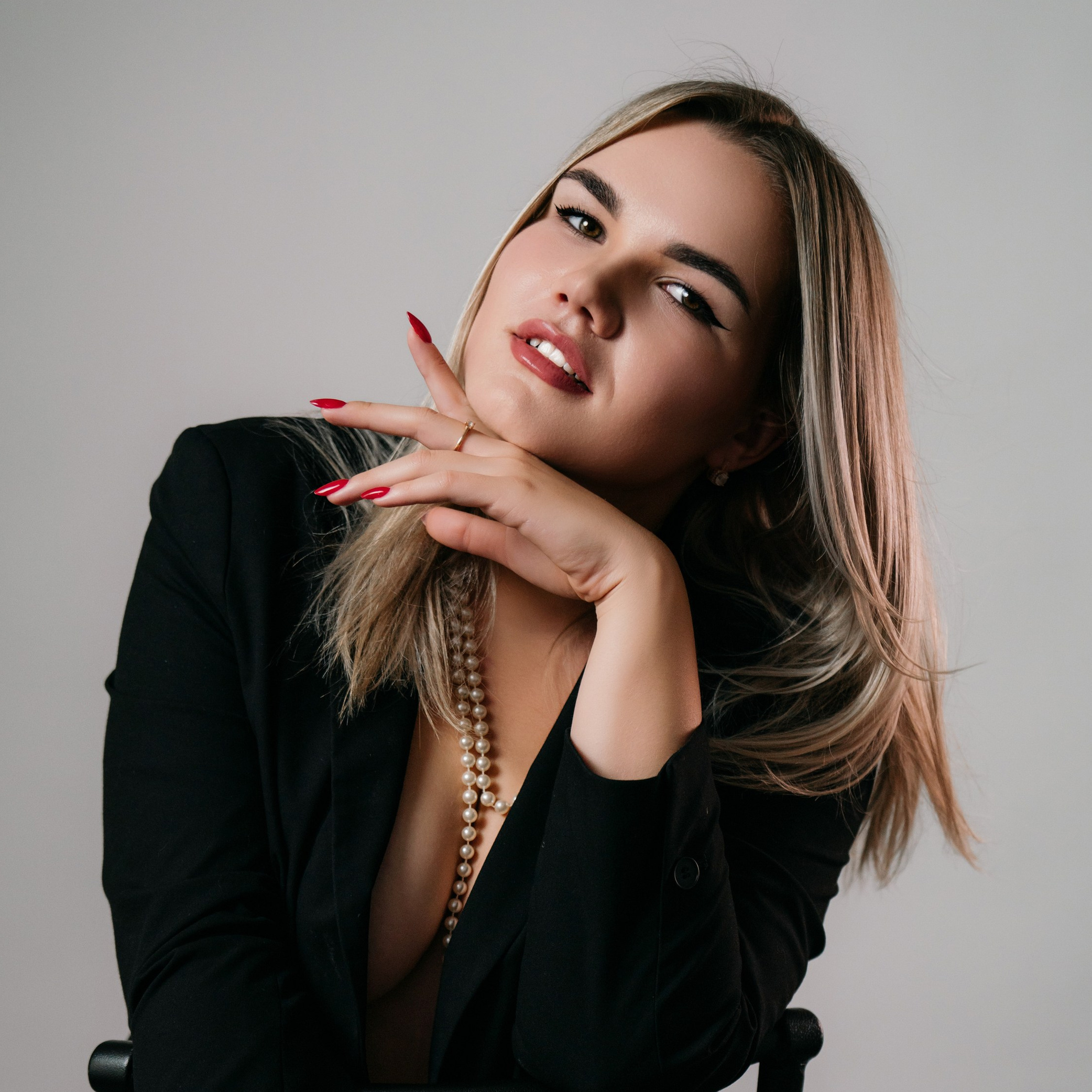 Meet Alice Nabieva. Photographer & Storyteller in Jacksonville, FL