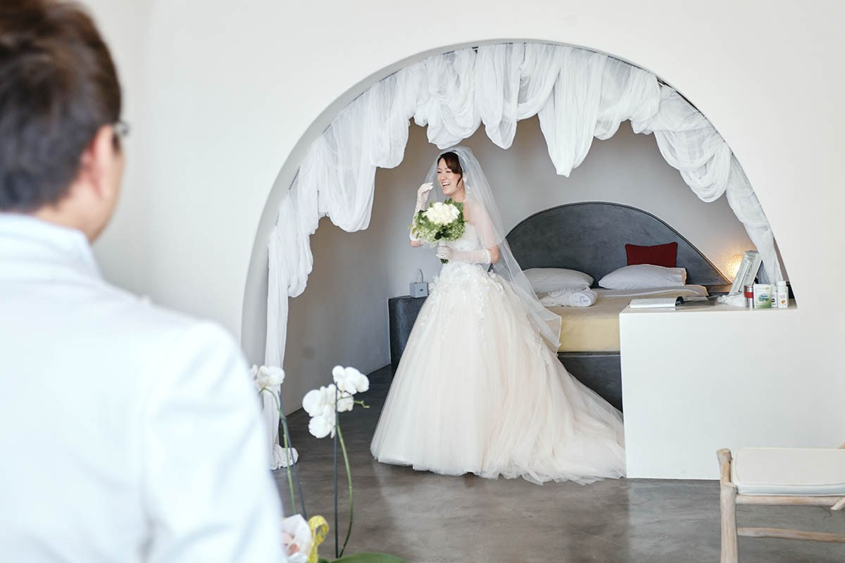 Nao & Junji — Intimate Santorini Wedding