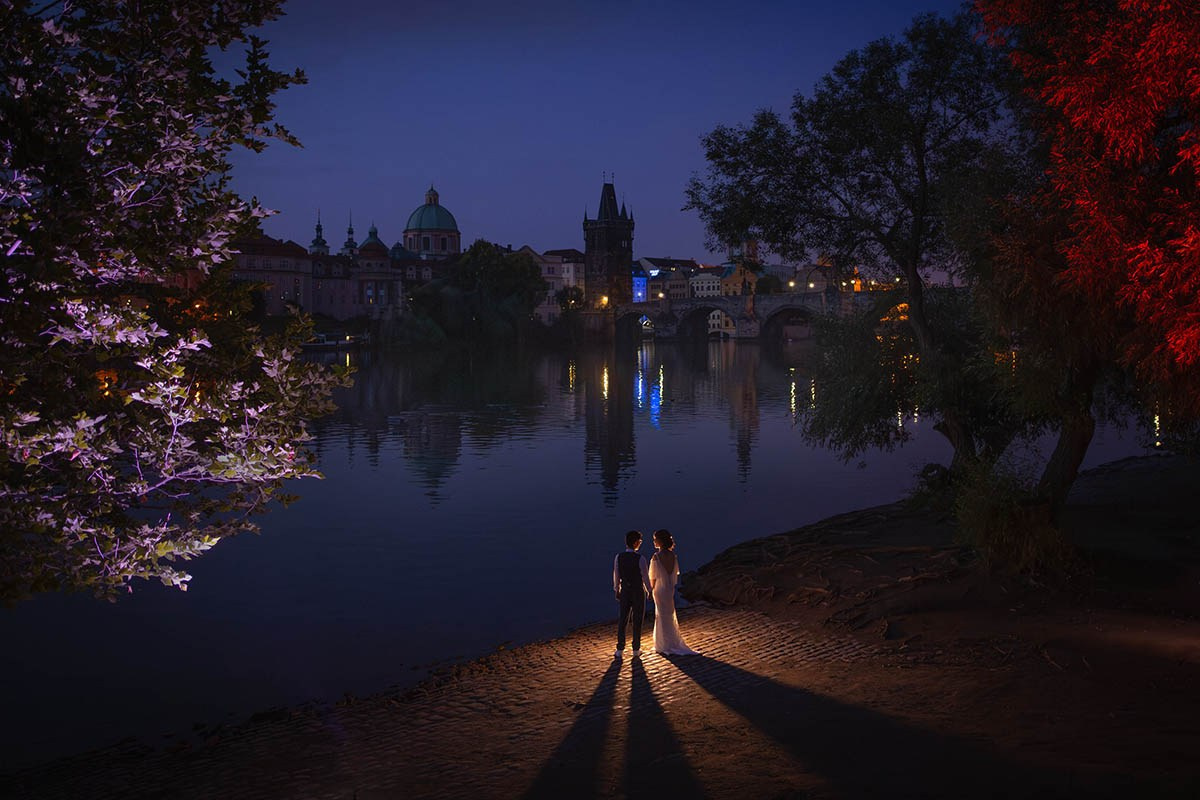 Vintage Hong Kong Couple | Vrtba Garden Prague