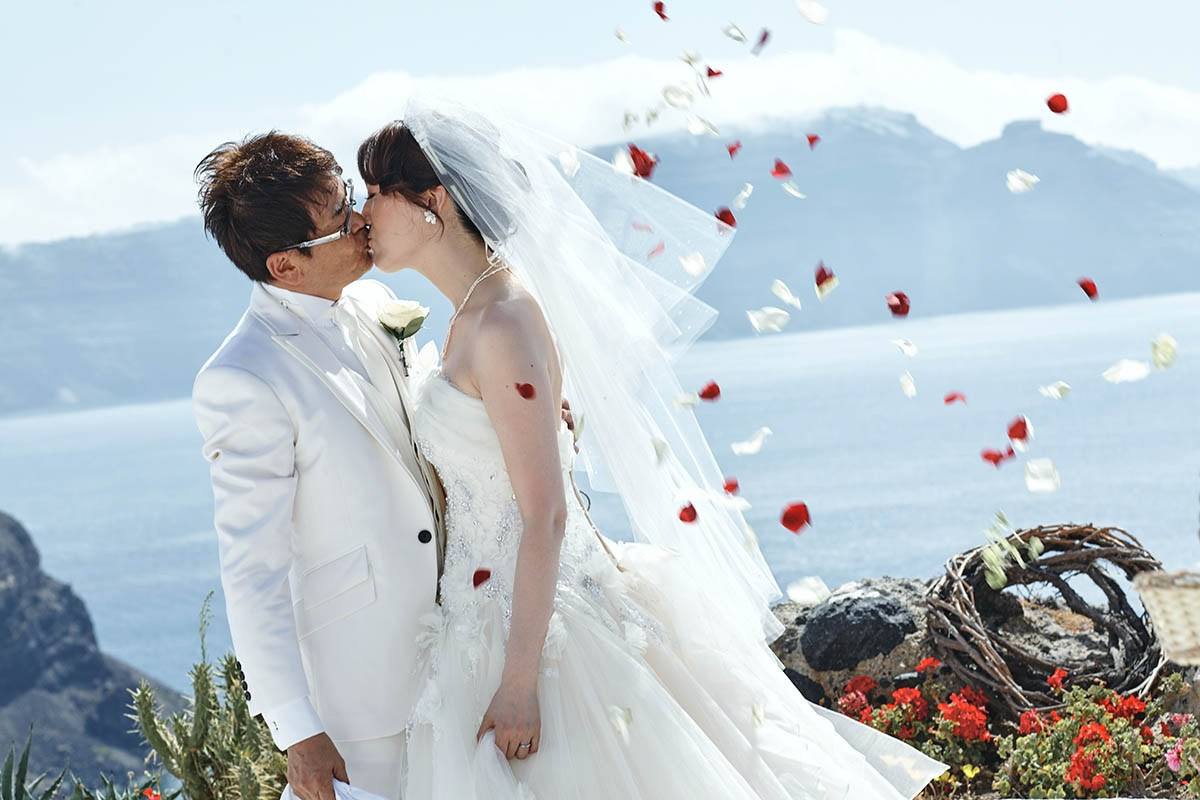 Nao & Junji — Intimate Santorini Wedding