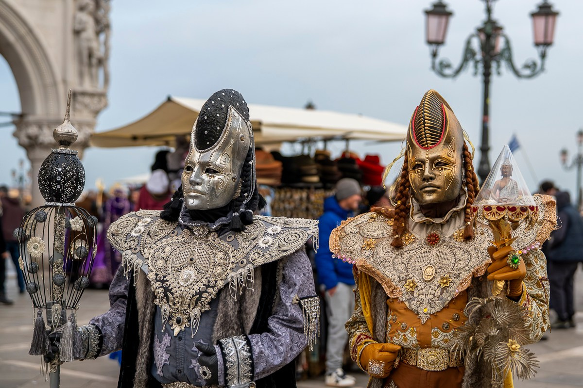 Carnavalul de la Veneția 2026 – Între misterul măștilor și povestea costumelor. Daniel Hașiegan