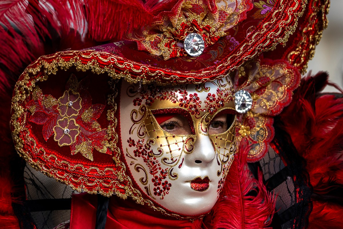 Carnavalul de la Veneția 2026 – Între misterul măștilor și povestea costumelor. Daniel Hașiegan