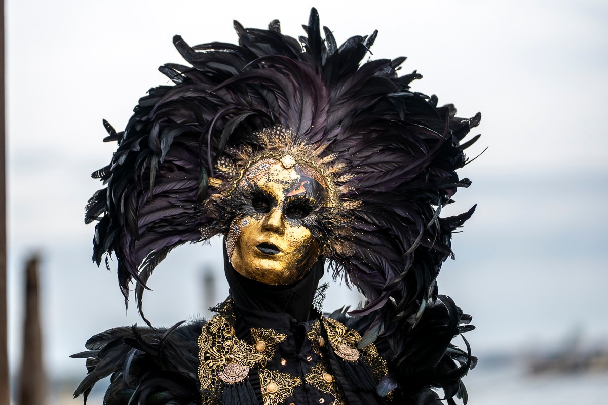 Carnavalul de la Veneția 2026 – Între misterul măștilor și povestea costumelor. Daniel Hașiegan