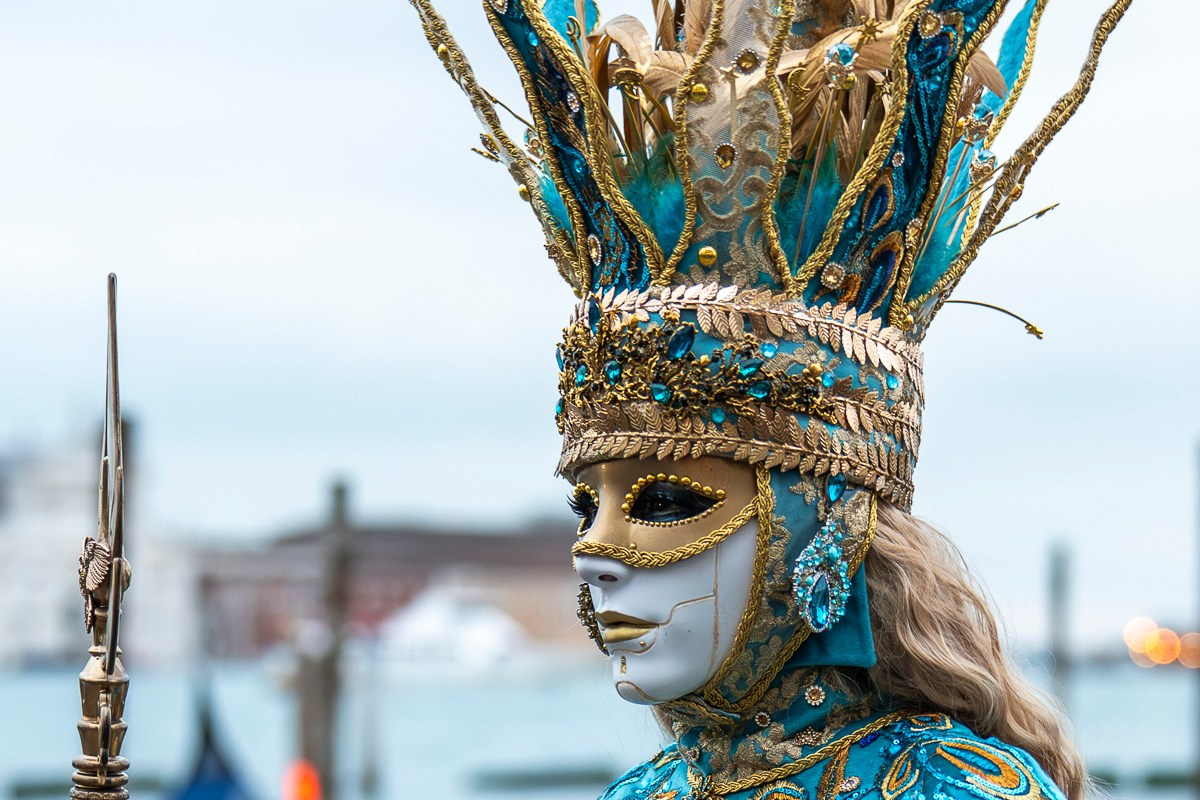 Carnavalul de la Veneția 2026 – Între misterul măștilor și povestea costumelor. Daniel Hașiegan