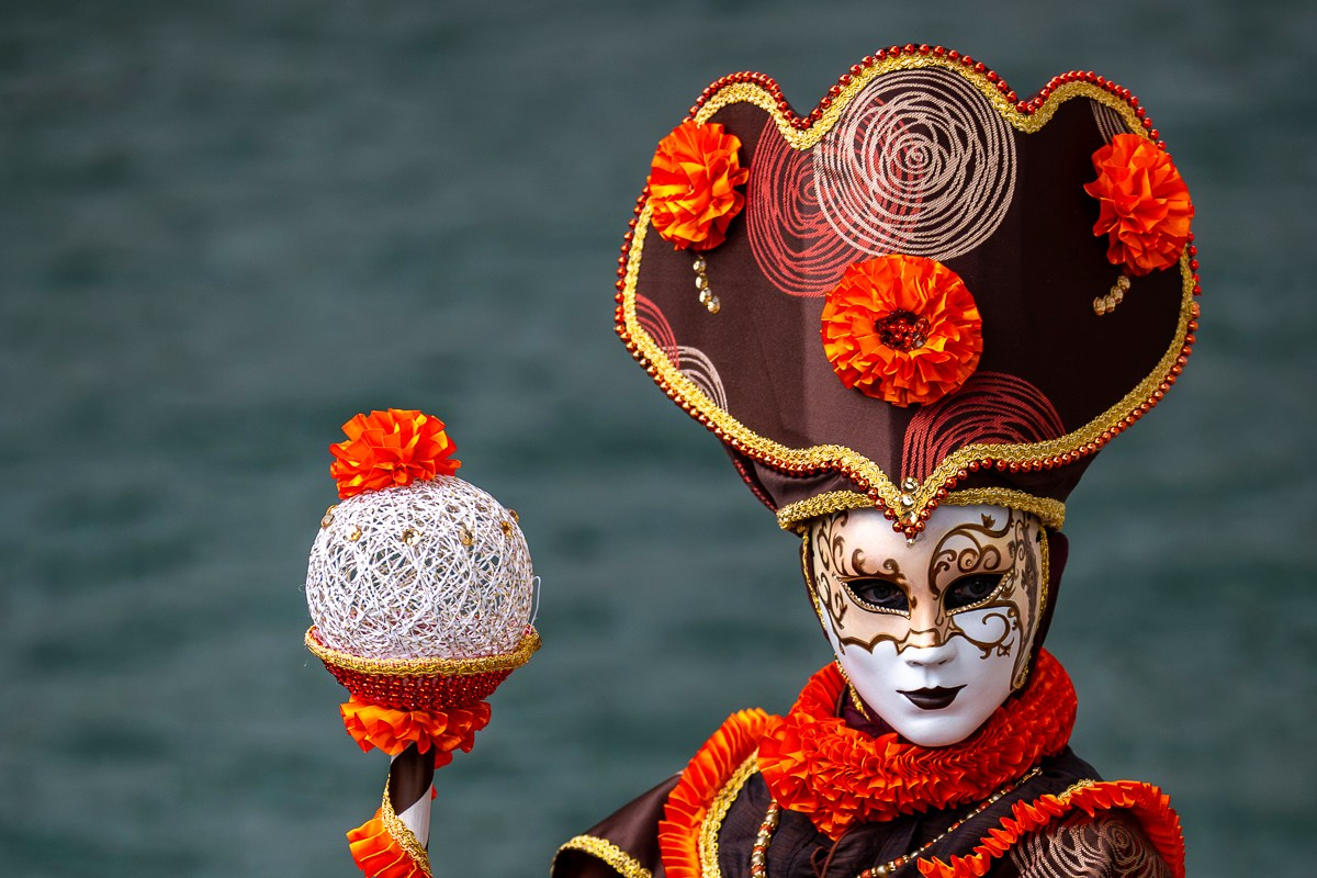 Carnavalul de la Veneția 2026 – Între misterul măștilor și povestea costumelor. Daniel Hașiegan