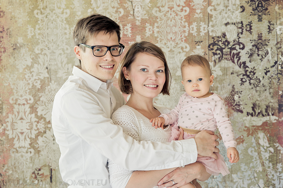 Yksivuotiskuvaus studiossa