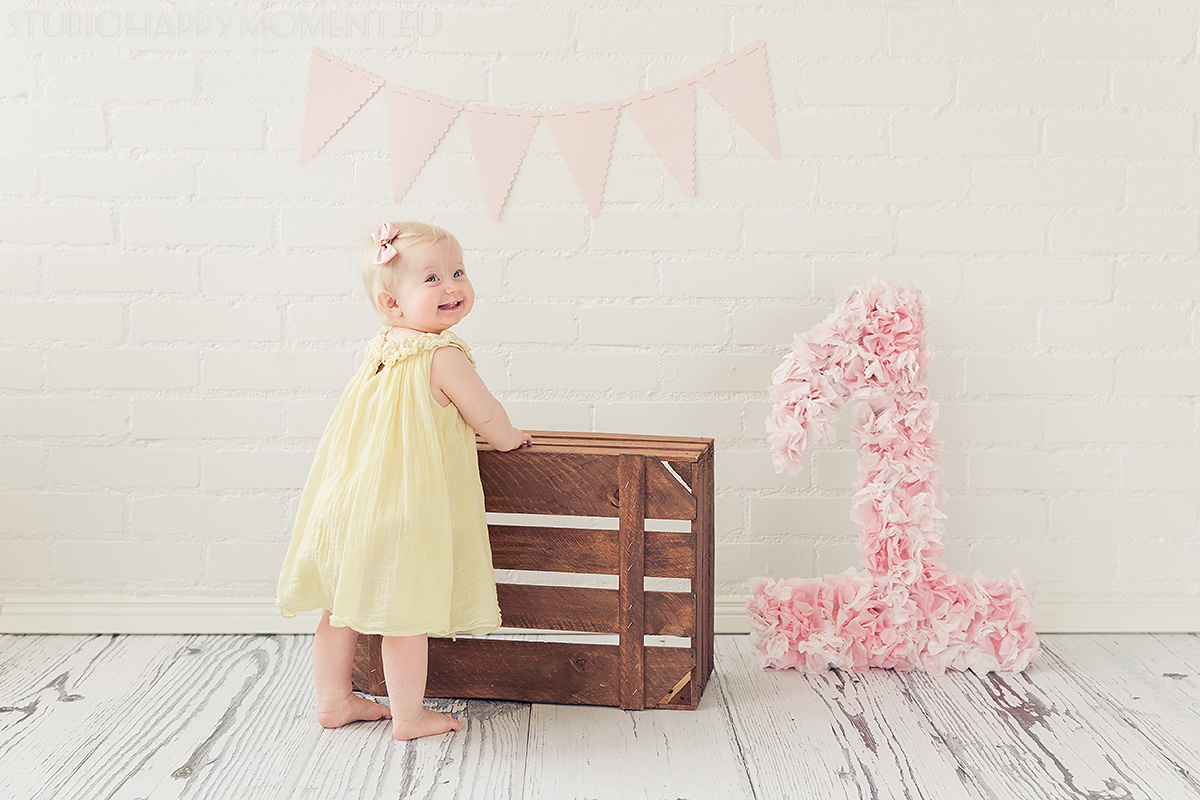 1-vuotiskuvaus studiossa Helsingissä