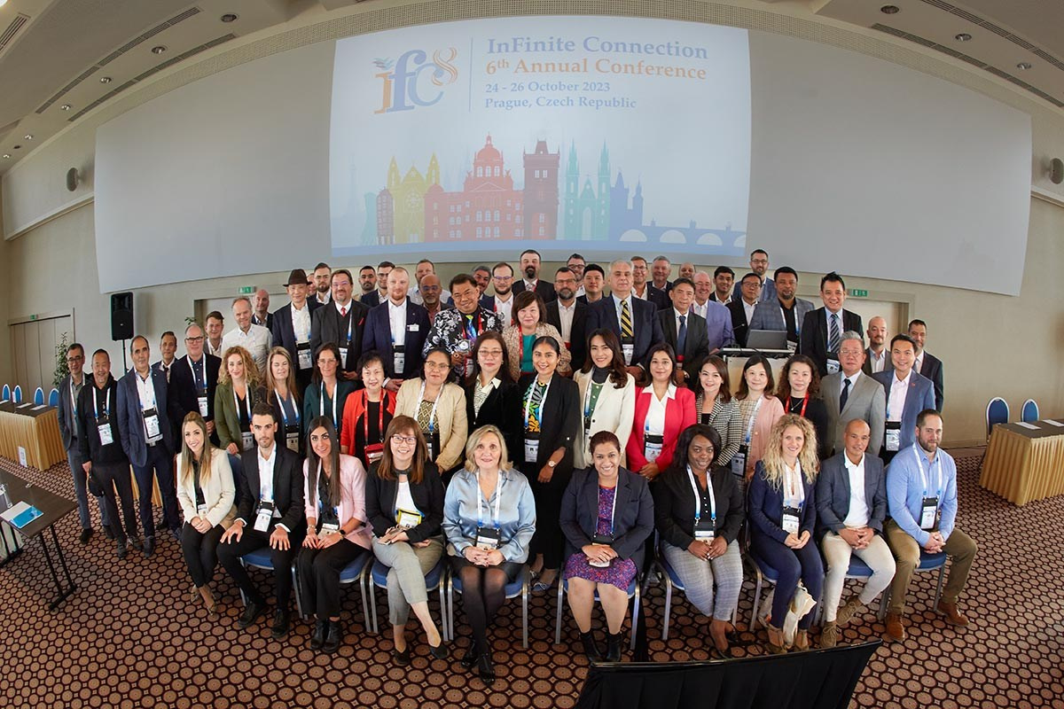 Corporate event Photographer Prague - InFinite Congress attendees pose for a group photo captured with a fish-eye lens at the Corinthia Towers.