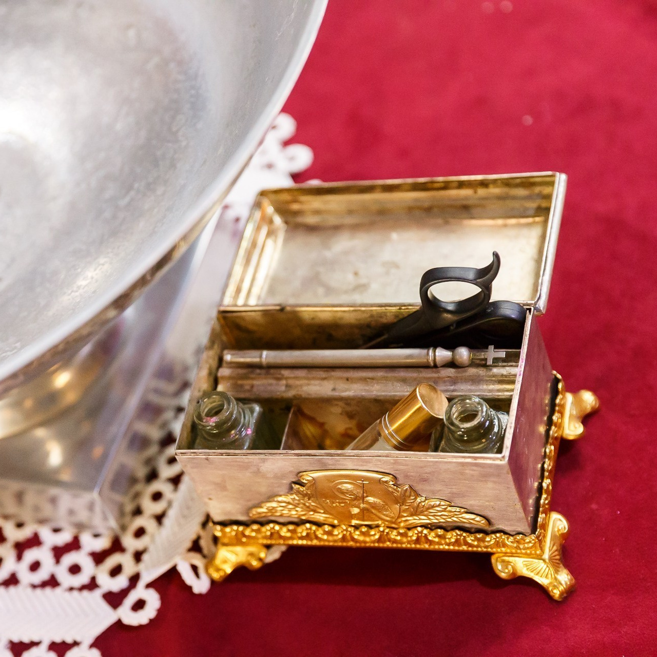 Fotografisanje krštenja u Novom Sadu, detalji sa ceremonije krštenja u crkvi.