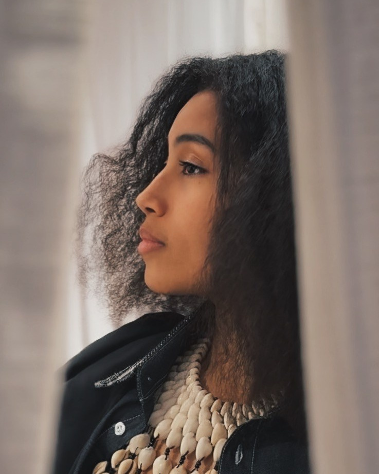 Julija Titova — content creator, photographer, reels maker in Paris. Available worldwide