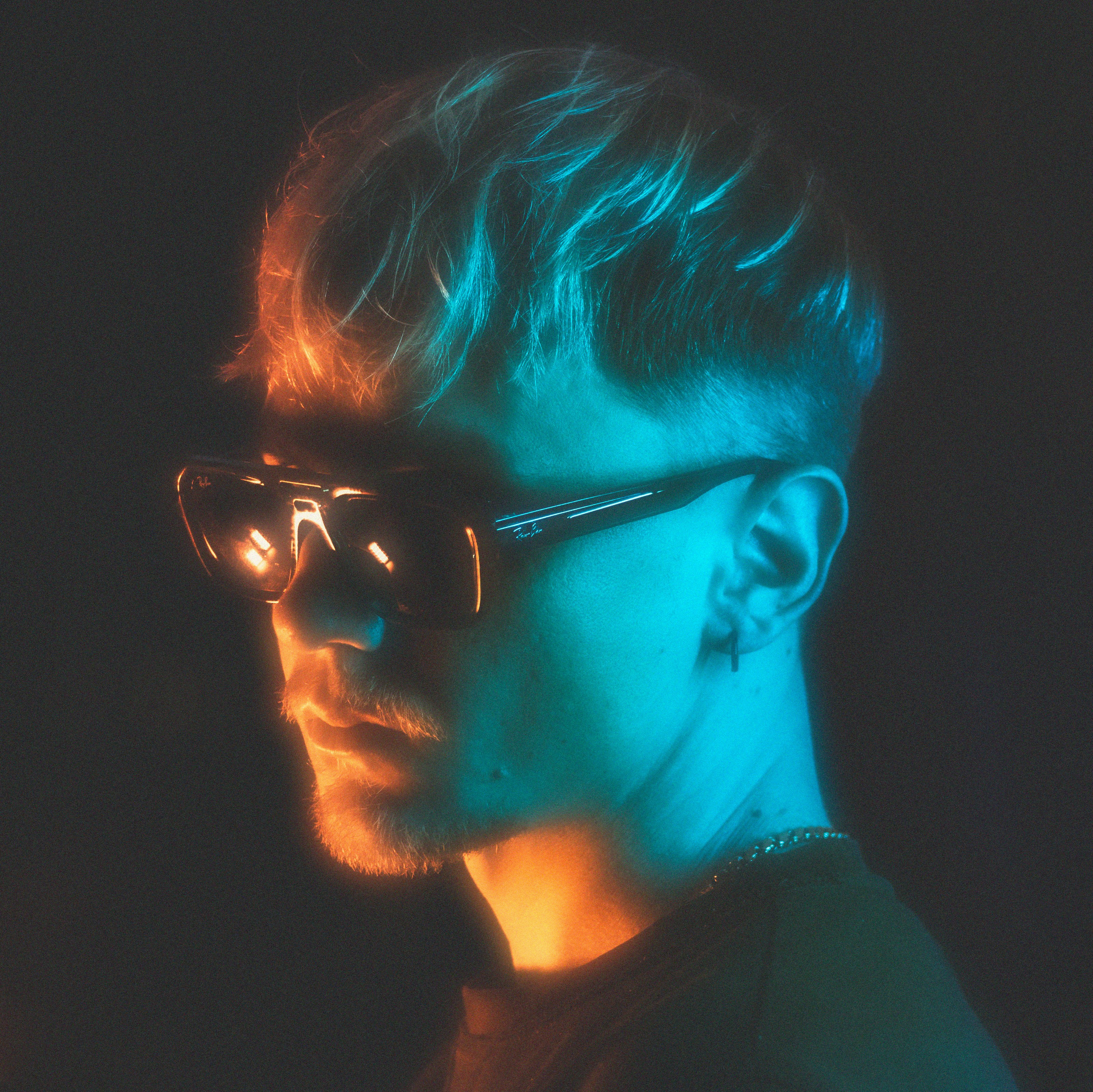 Kontakt. Karnacewicz Iwan