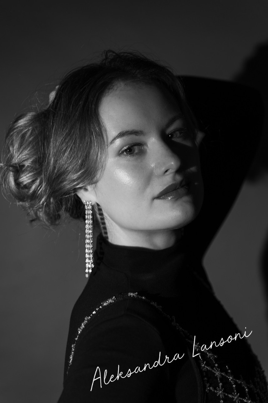 About me. Aleksandra Lansoni