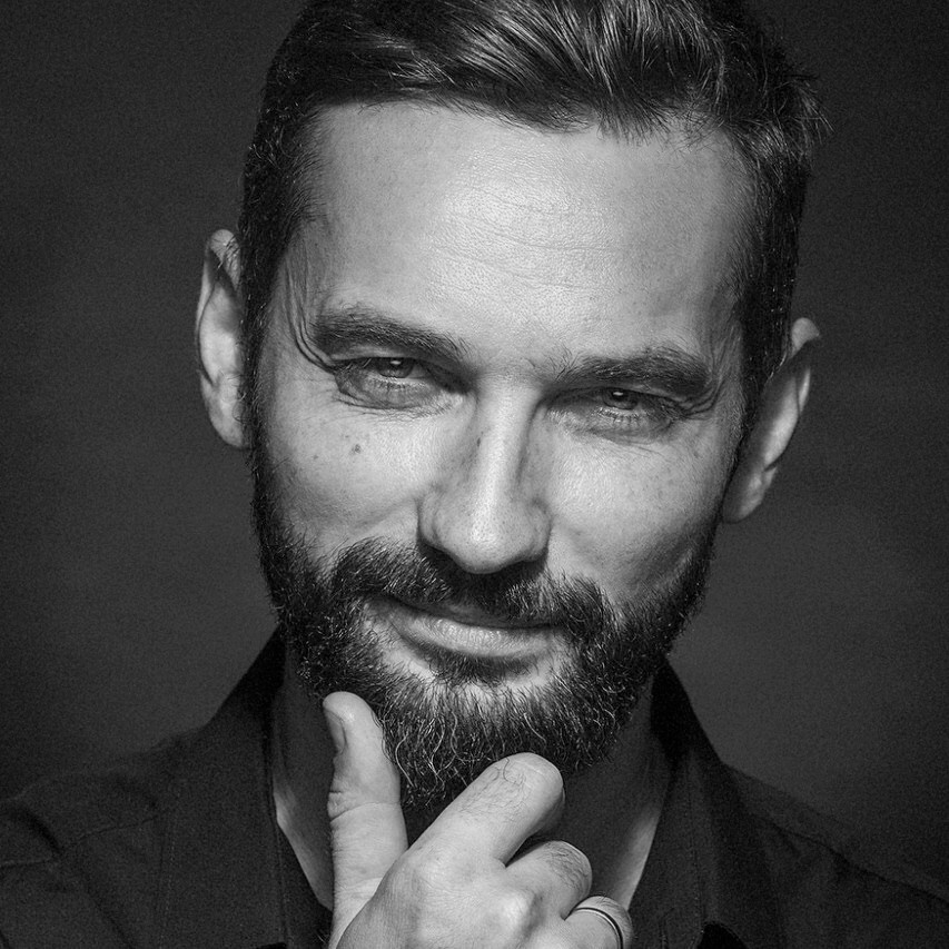 Контакти. Фотограф у Львові Євген Хіль|Київ Дніпро|Eugene Hill|Yevhenii Khil