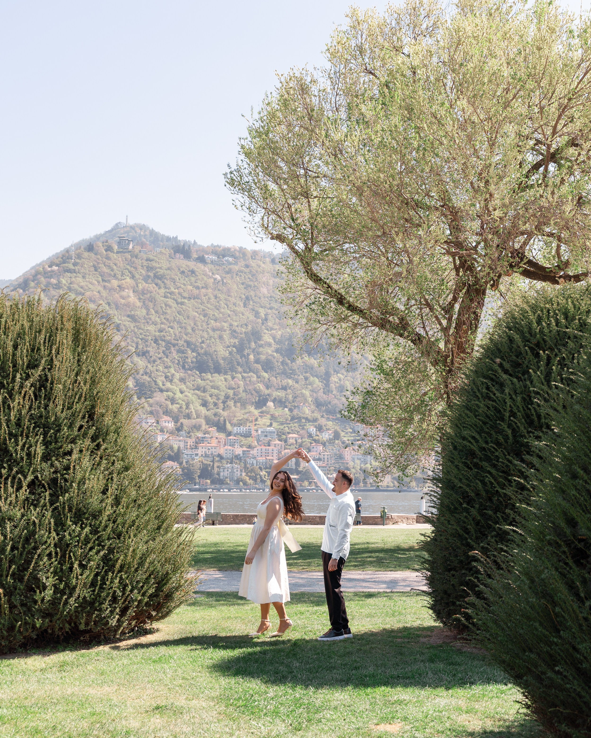 Lake Como Proposal Ideas. Proposal Photographer in Lake Como
