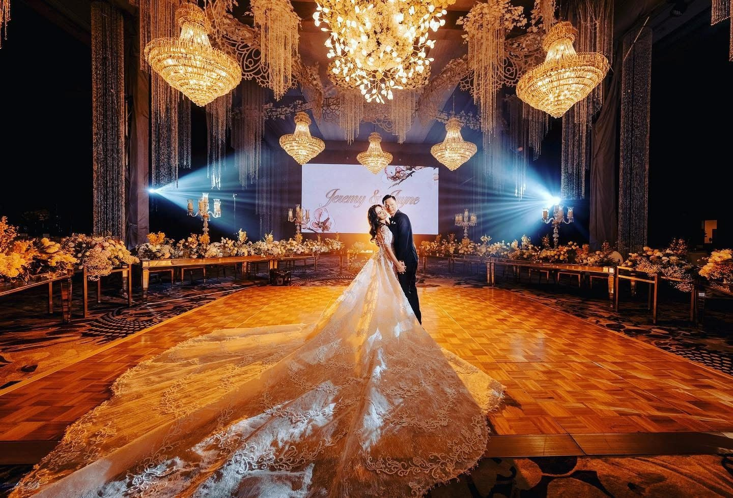 Qura Creative: Personalized, Corporate & Fashion Show Styling, Kits & Agency Collaborations. Qura Creative — A Multidisciplinary Creative House for Styling, Fashion Direction, Photography & Visual Storytelling