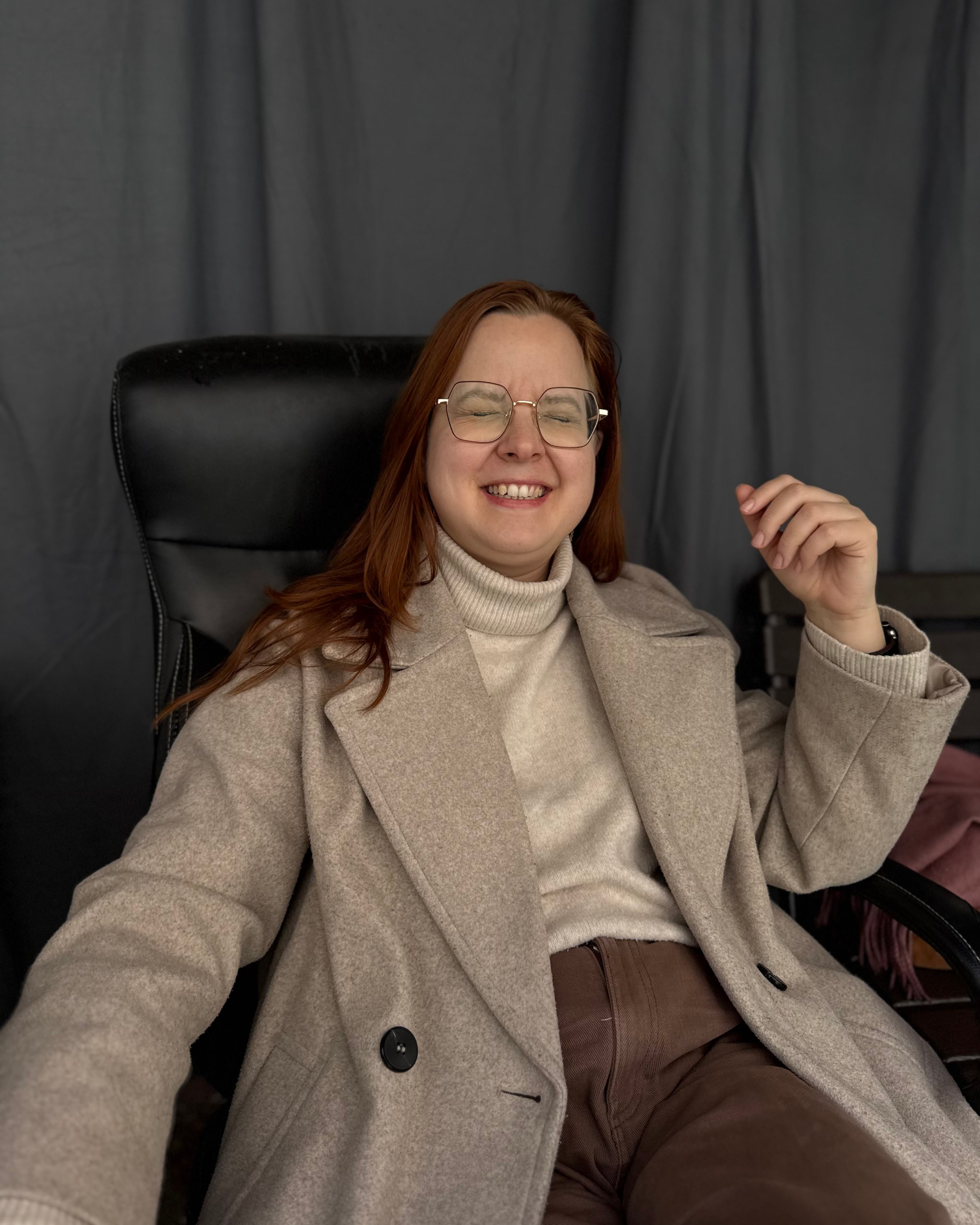 Здраво! — подкаст о жизни, творчестве и психологии | Анастасия Еремина и Таня Сычева. Анастасия Еремина | Фотограф в Сербии | Персональные и бизнес-фотосессии в Белграде и Нови Саде