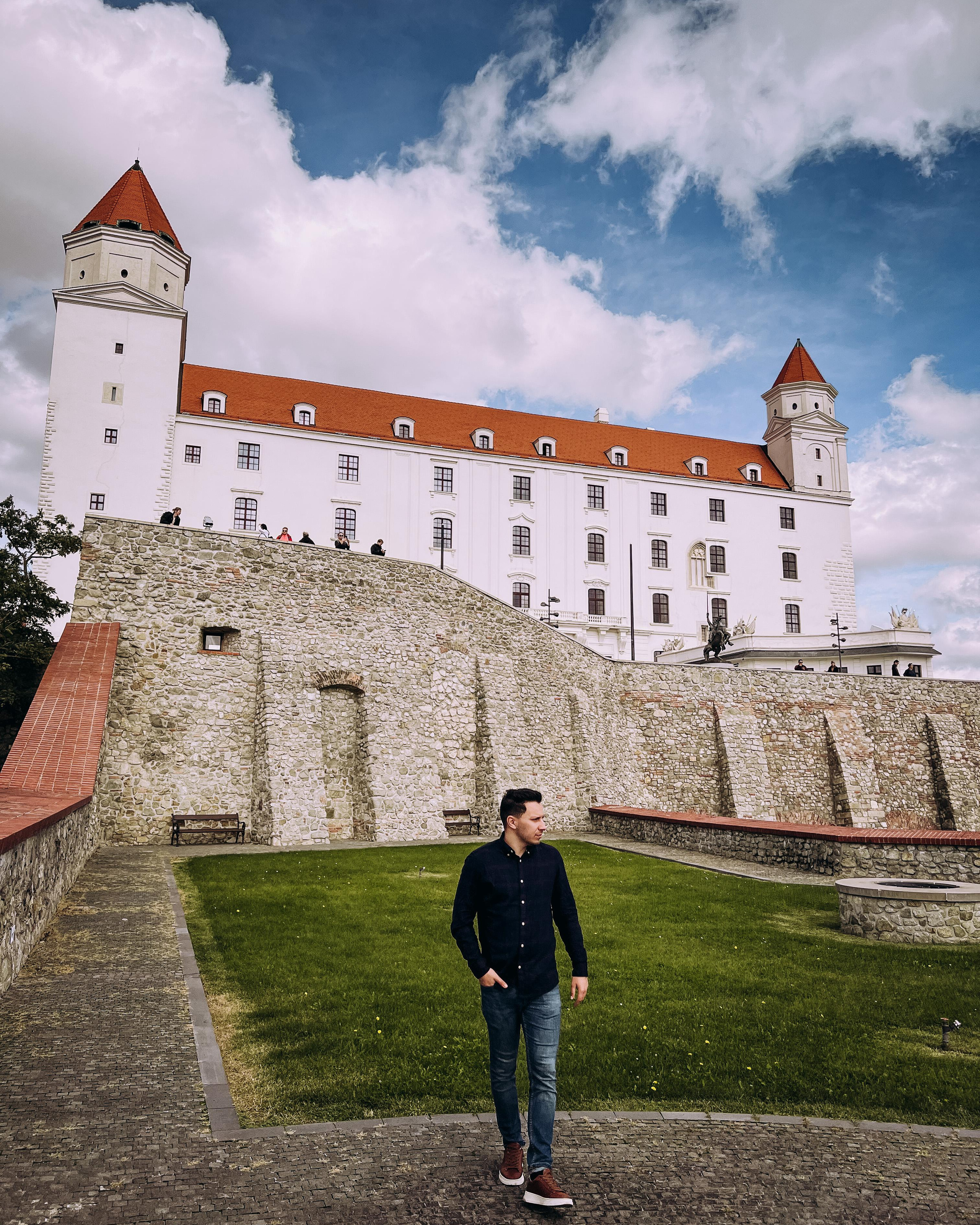 Despre. Valentin Melen — wedding photographer