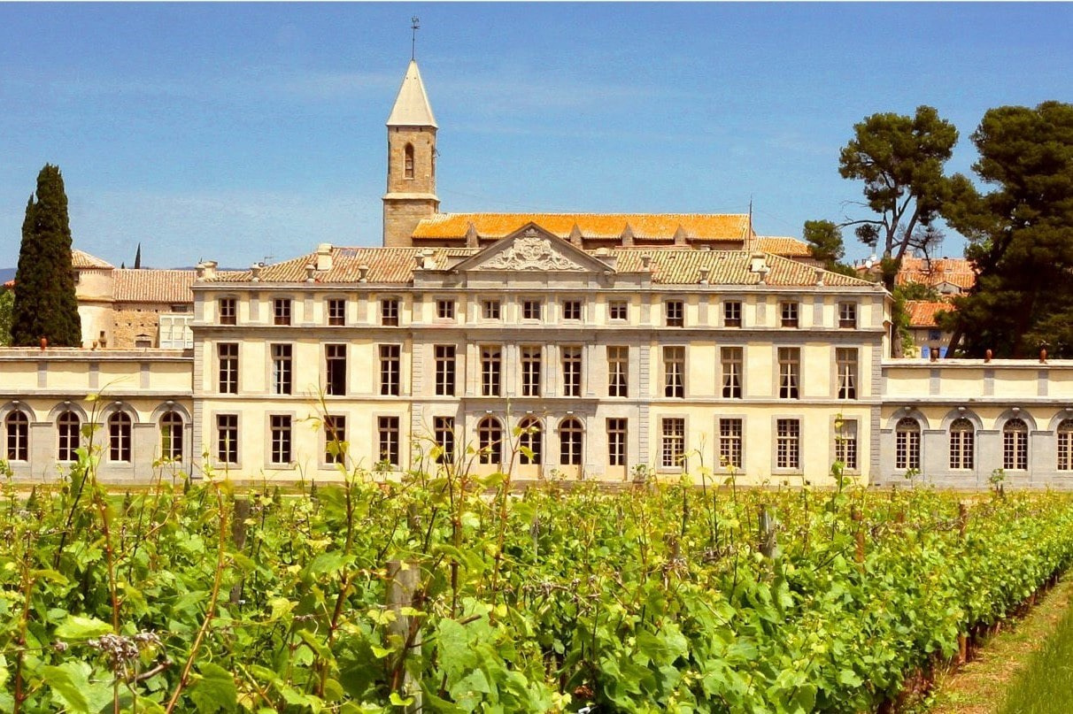 Wedding venues in South of France. Eugenie Smirnova — wedding, corporate and lifestyle photographer in Toulouse and Southwest France