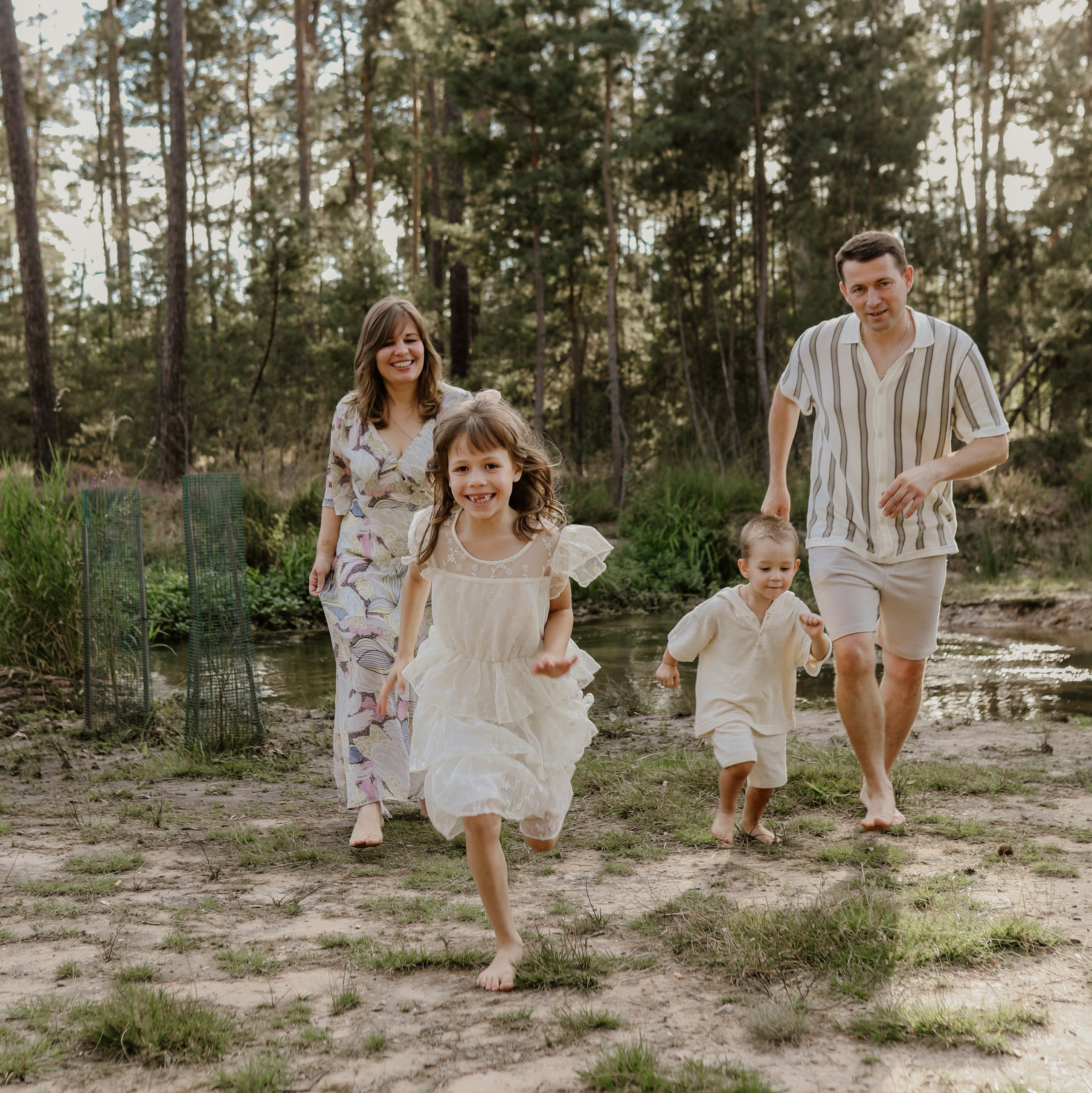 Familien Fotoshooting – natürliche Familienfotografie outdoor