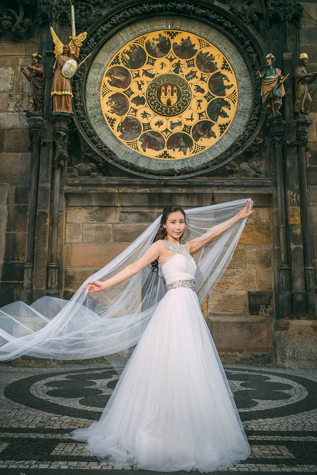 Catherine & Cedric Son — Refined Post-Wedding in Prague