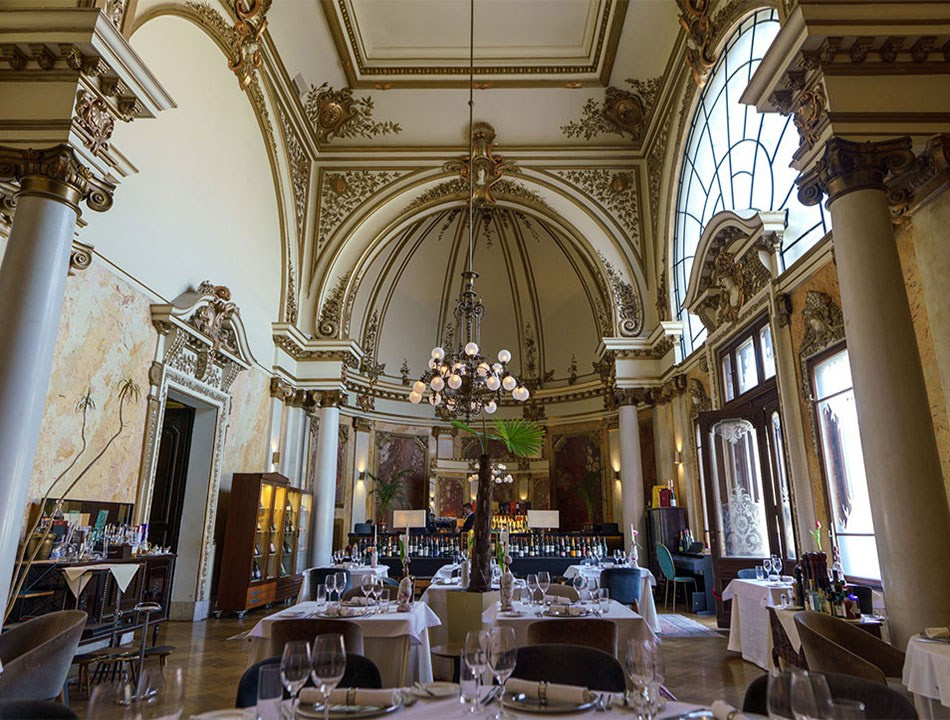 Urbane lokacije za fotografisanje mladenaca u Beogradu: 5 predloga blizu centra i reke. Fotograf za venčanja Beograd | Mandic Weddings