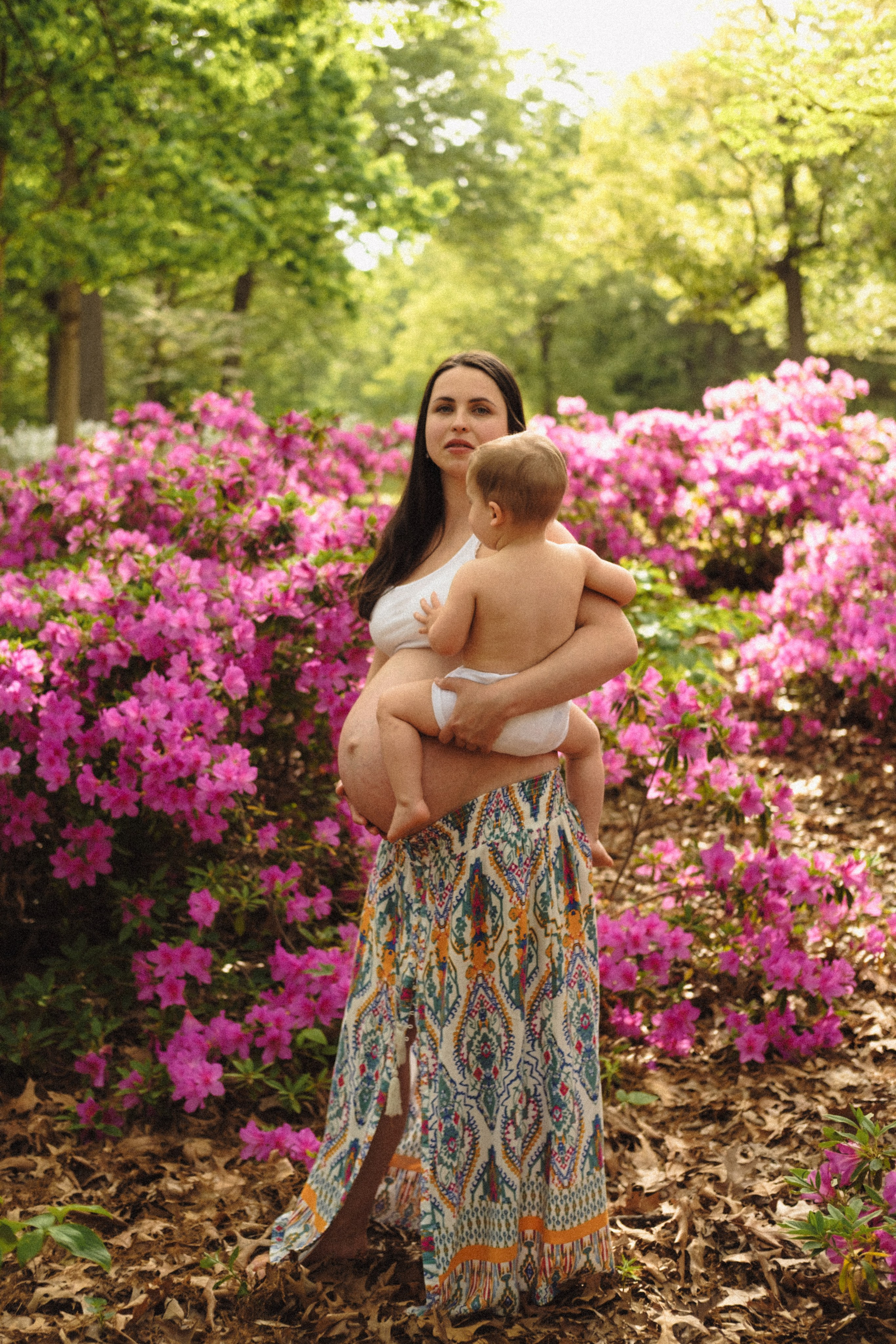 Spring Maternity Session at Bryan Park in Richmond, VA. Family photographer Anna Dobrovolskaia | Richmond, VA