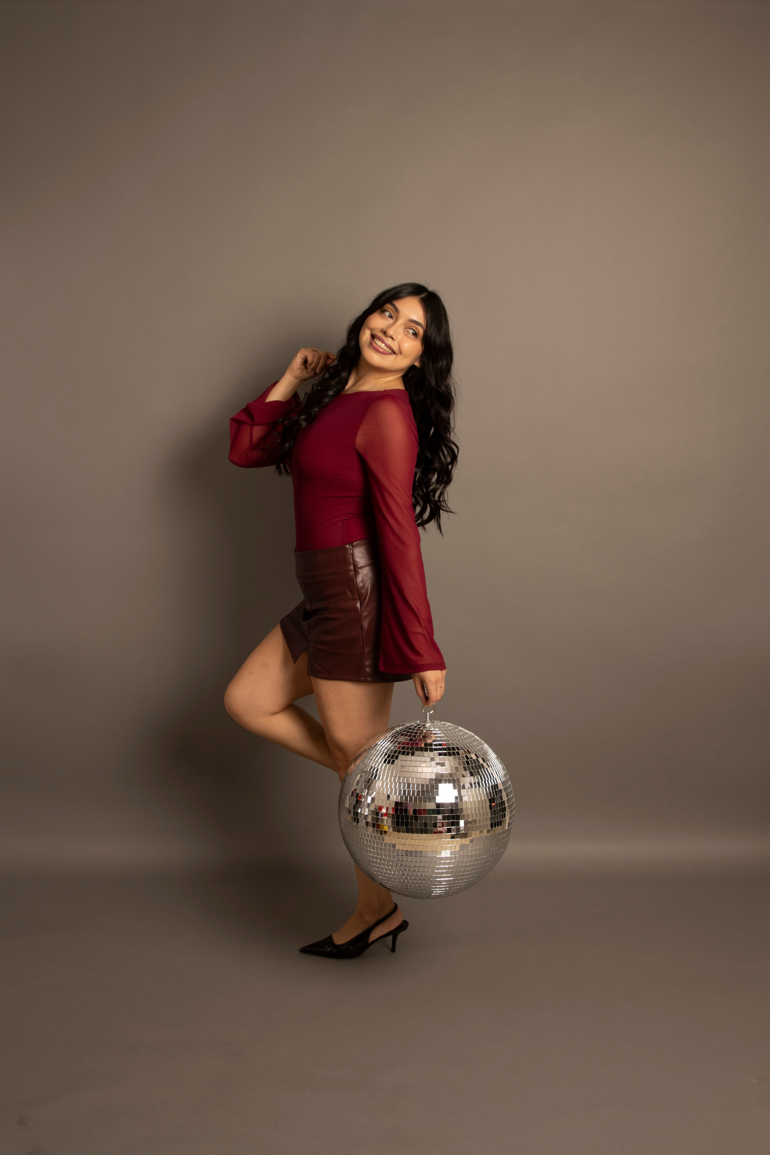 BACKGROUND COLORS. SHOOT IT YOURSELF — SELF PORTRAIT STUDIO IN CHICAGO