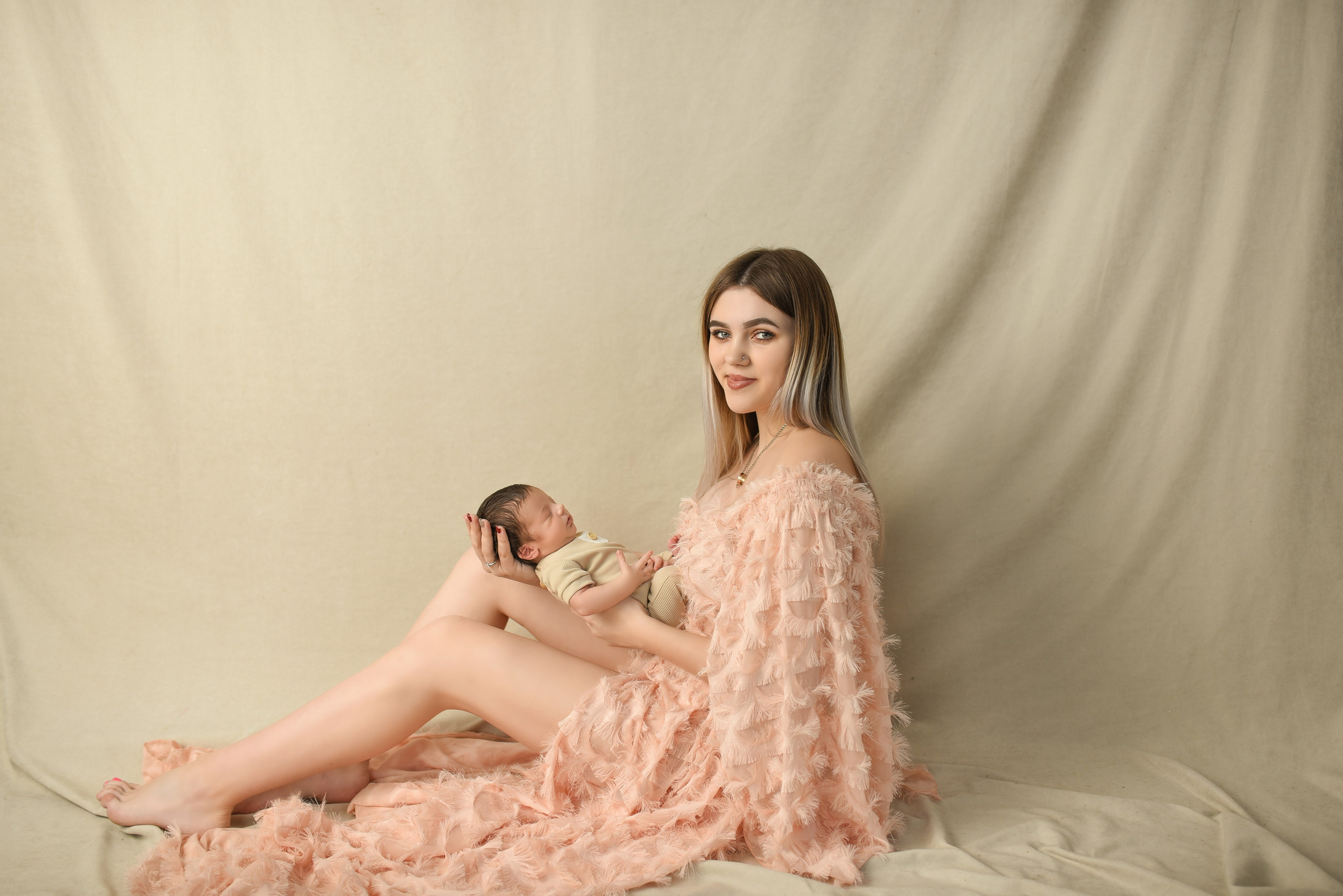 Главная. Фоторгаф новонароджених та вагітності в Києві Олена Єрмоленко