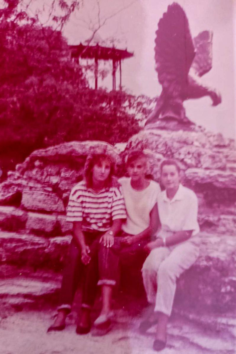 Старинная открытка: Михаил Лермонтов и письмо с грустью. Фотограф, коллекционер винтажных открыток и создатель историй на пересечении прошлого и личного. Ирина Дайнакова