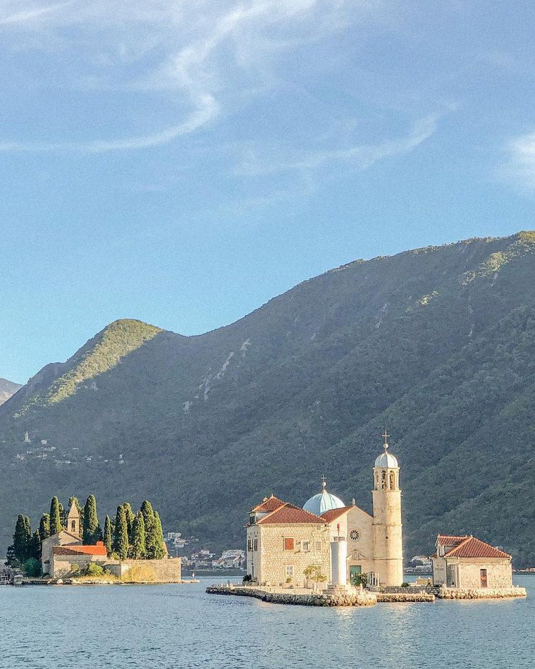 Fordeler og ulemper ved å reise til Montenegro