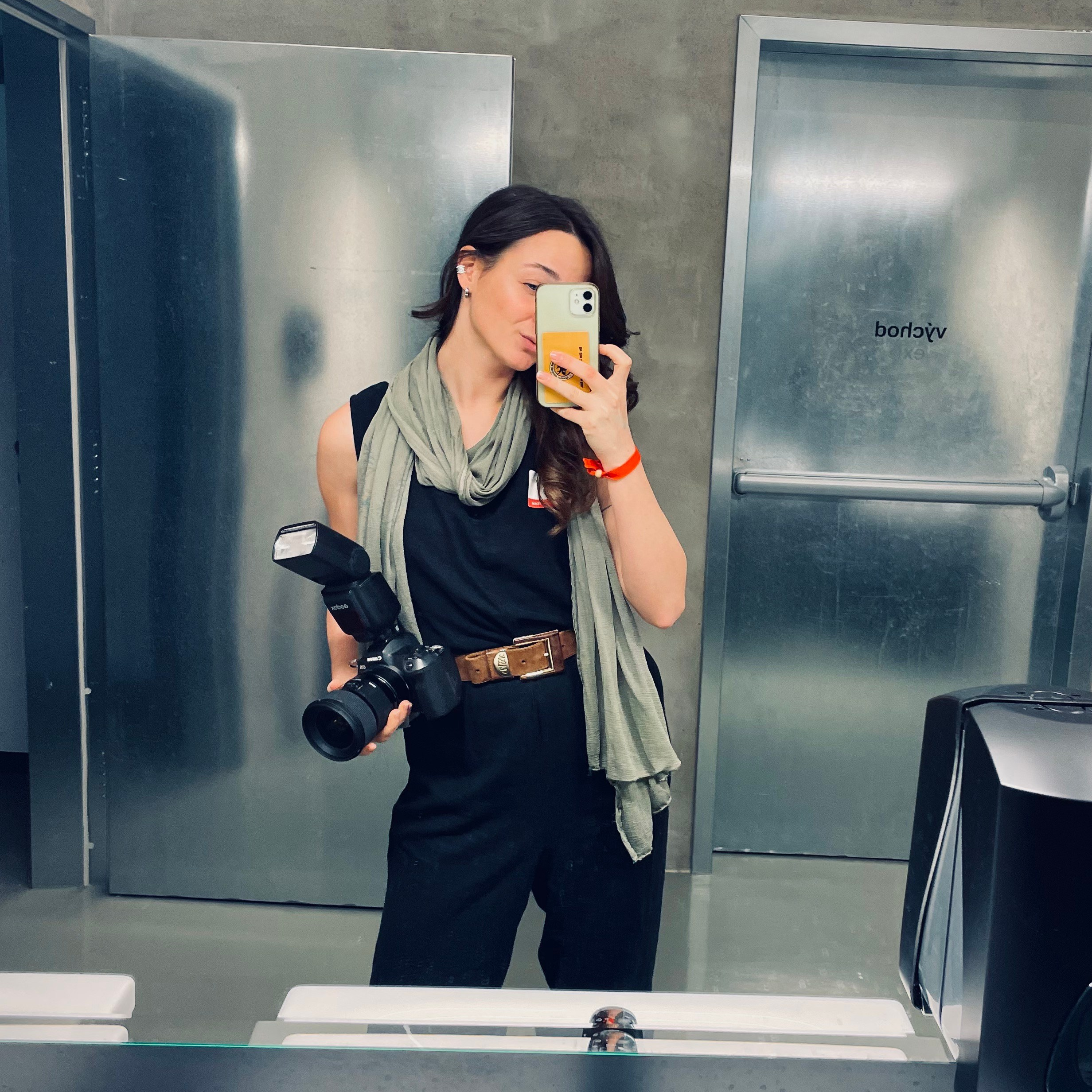 Fotografie s koučovacím přístupem. Dana Lišková — Empathetic Photographer | Introspective Artist |Neurodivergent Coach | Founder of Artepy.cz