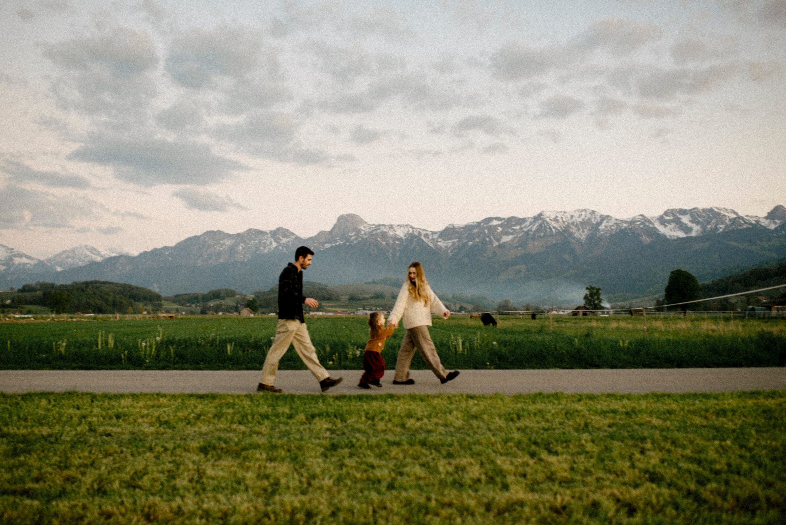 Portfolio. Polina Sobol — family & documentary photographer in Bern. Outdoor & urban photo sessions for families, kids and couples