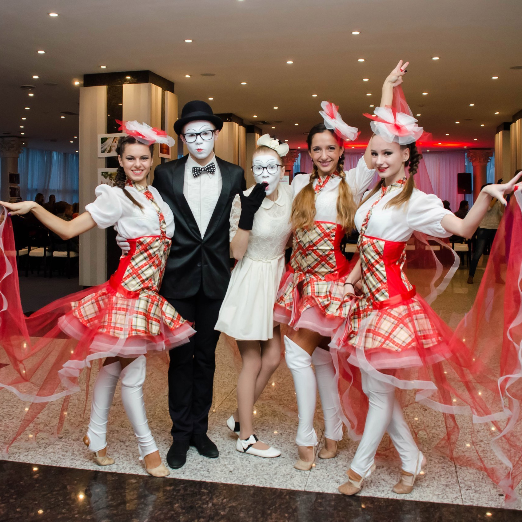 ПОСЛУГИ ТА ЦІНИ. Олексій Ревуцький - весільний та сімейний фотограф