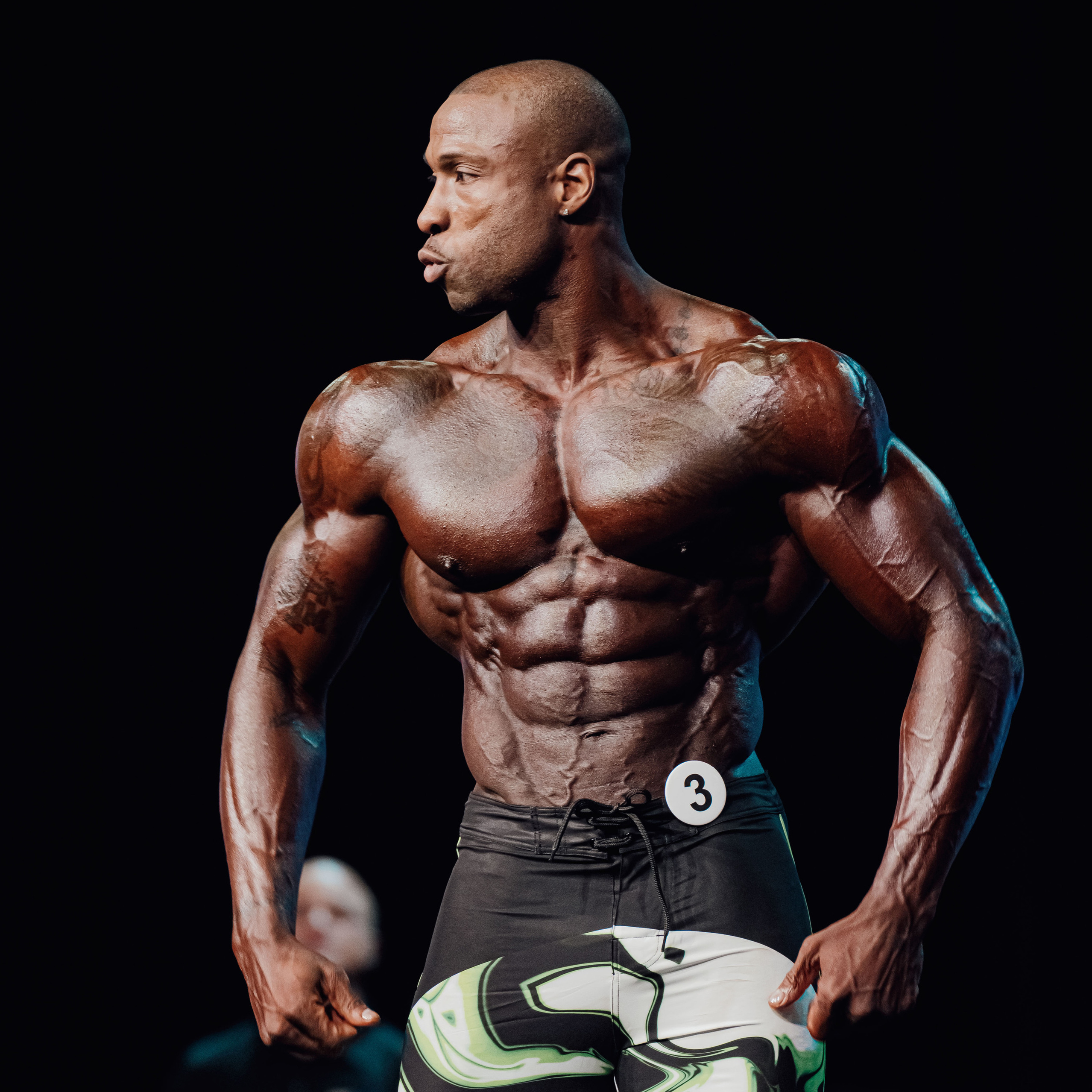 Erin Banks is a Fresno Men’s Physique bodybuilder and fitness model. Erin discovered his passion for physical activity and competition back in 2019.Early Life of Erin BanksErin was born in Fresno, California, in 1988. He was always an ambitious person. His passion for excelling in sports led him to play football, basketball, and track throughout high school. Erin Banks has surprised the sport by qualifying in the physique series in his first year on the path. Erin had four months to prepare for the big competition of his life, an experience he says was surreal.Erin doesn’t take easy while training with bodybuilding legend and Fresno native Flex Wheeler leading up to the Olympia 2021.A local bodybuilder was looking to become the first Valley native to be crowned Mr. Olympia 2021 when he competed against the best such as Brandon Hendrickson, Diogo Montenegro, Kyron Holden, Raymont Edmond in the world in Orlando, Florida.