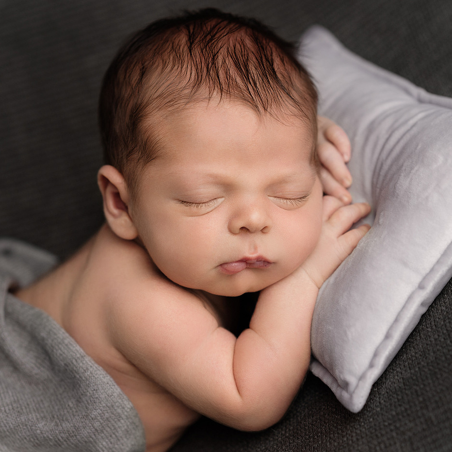 Booking. Newborn and family photographer. Hills District. Sydney