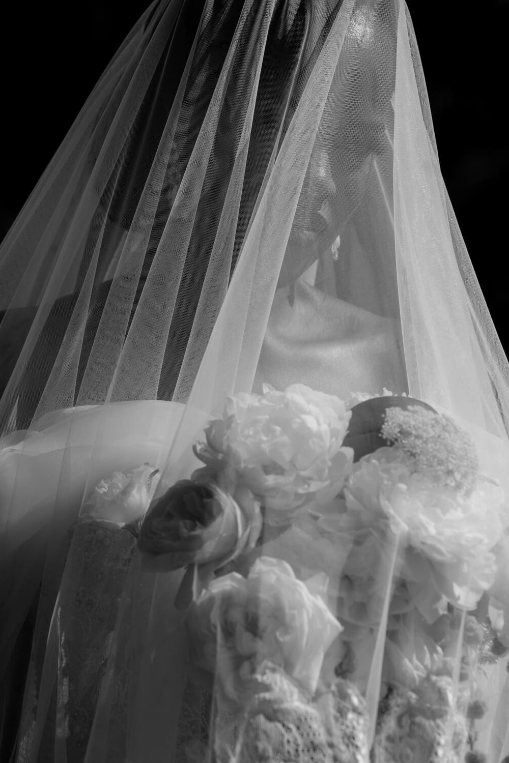 Nigerian Weddings in Italy & Portugal: Ultimate Guide. Wedding photographer in Europe. Based in Italy, Lake Como. Aesthetic elegant story-telling