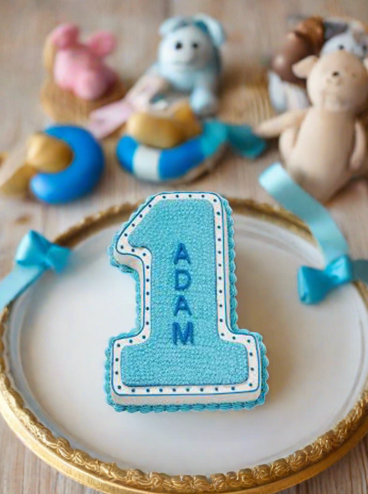 Detalji sa proslave prvog rođendana - dekoracija i keks sa imenom, profesionalni fotograf