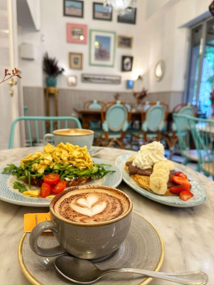 Best Coffee Shops and Breakfasts in Barcelona: My Favorite Spots by Neighborhood. DiaFoto — Wow Photographer in Barcelona | Premium Barcelona Photoshoot Experience