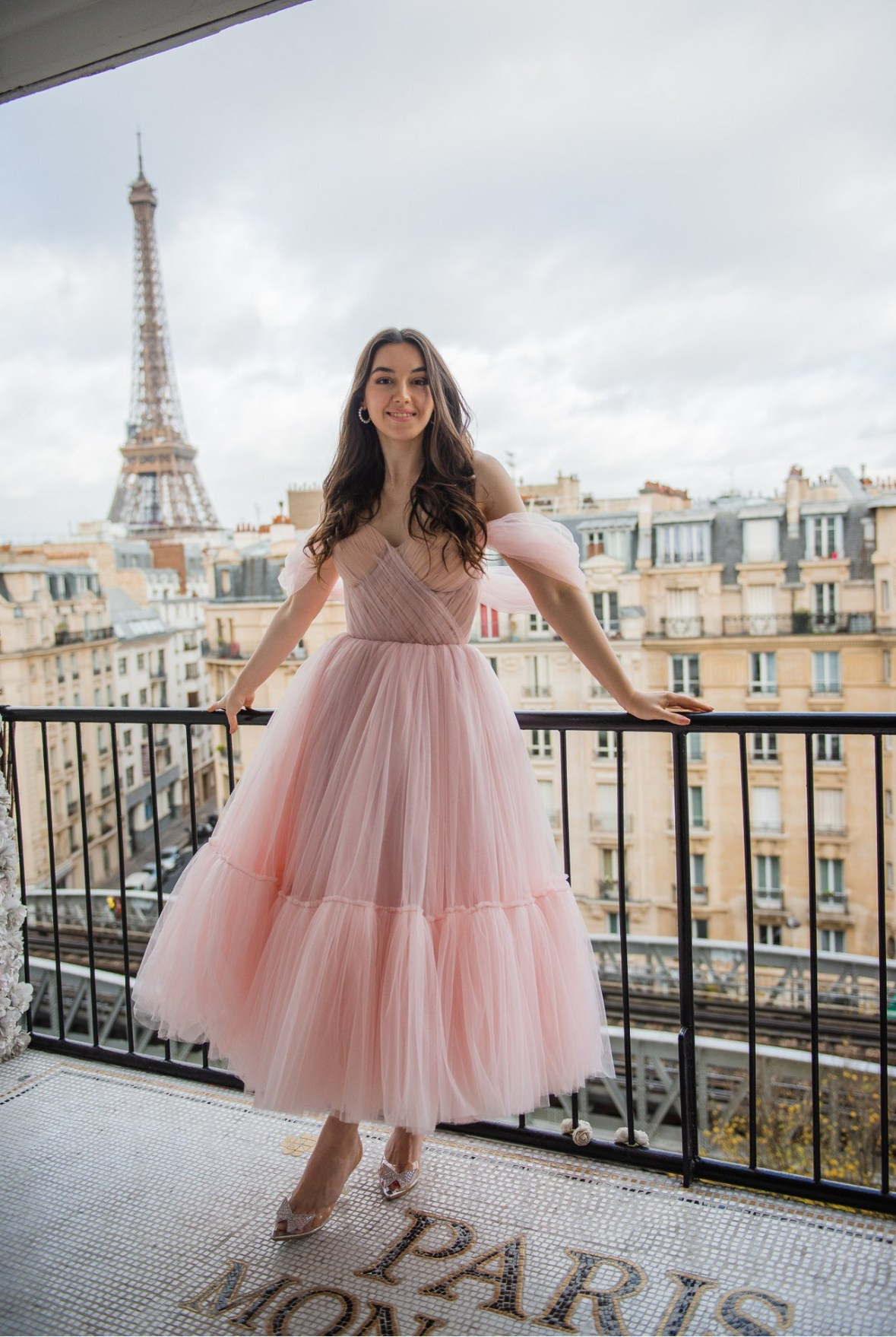 Rent a dress for a photo shoot in Paris
