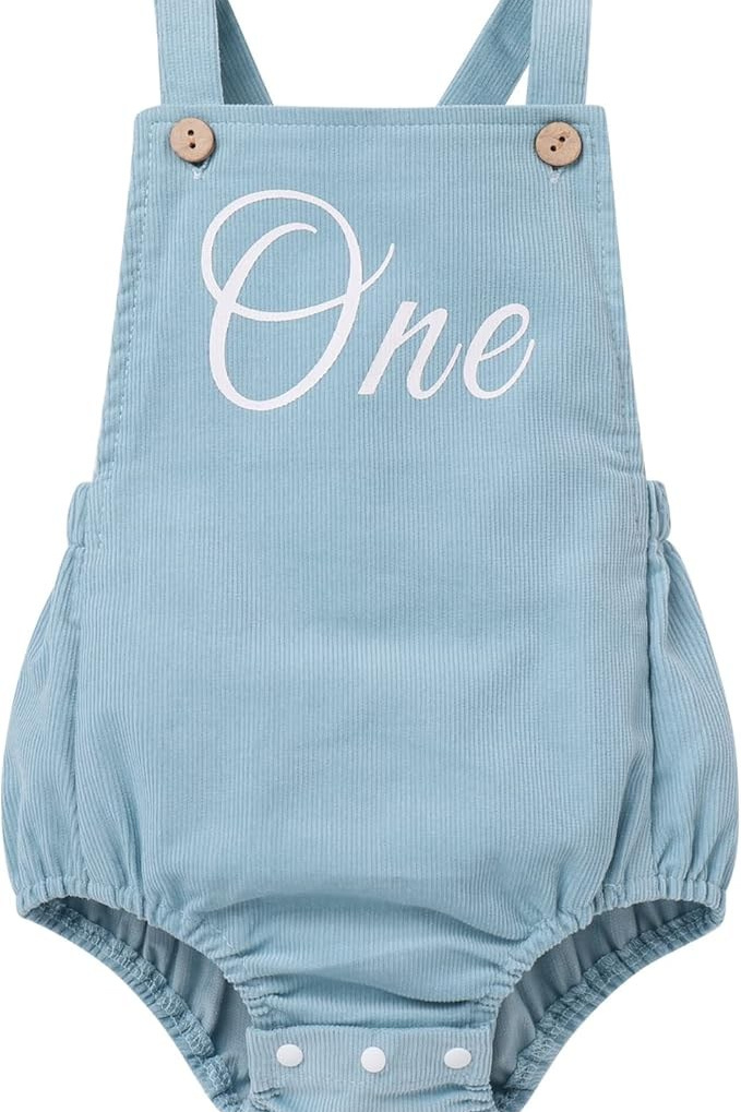 Cake smash outfits for girls. Newborn and family photographer. Hills District. Sydney