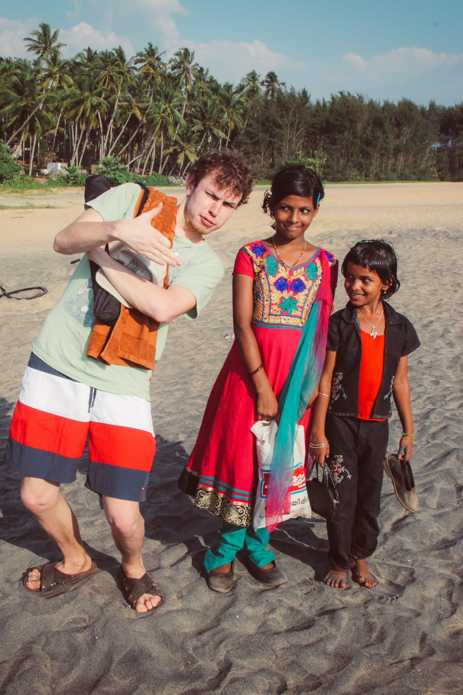 Услуги. Стрит-фотография, полная абсурда, идиотизма и красоты