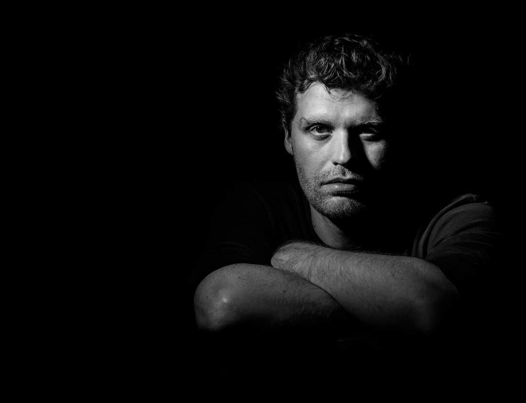 Портрет фотографа Сергея Трифонова в студии — контакты, Вильнюс и Каунас, Литва