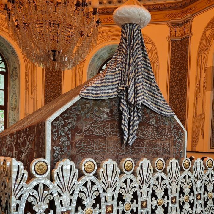 Osman Gazi Türbesi. Lavi de Rêve (travel)