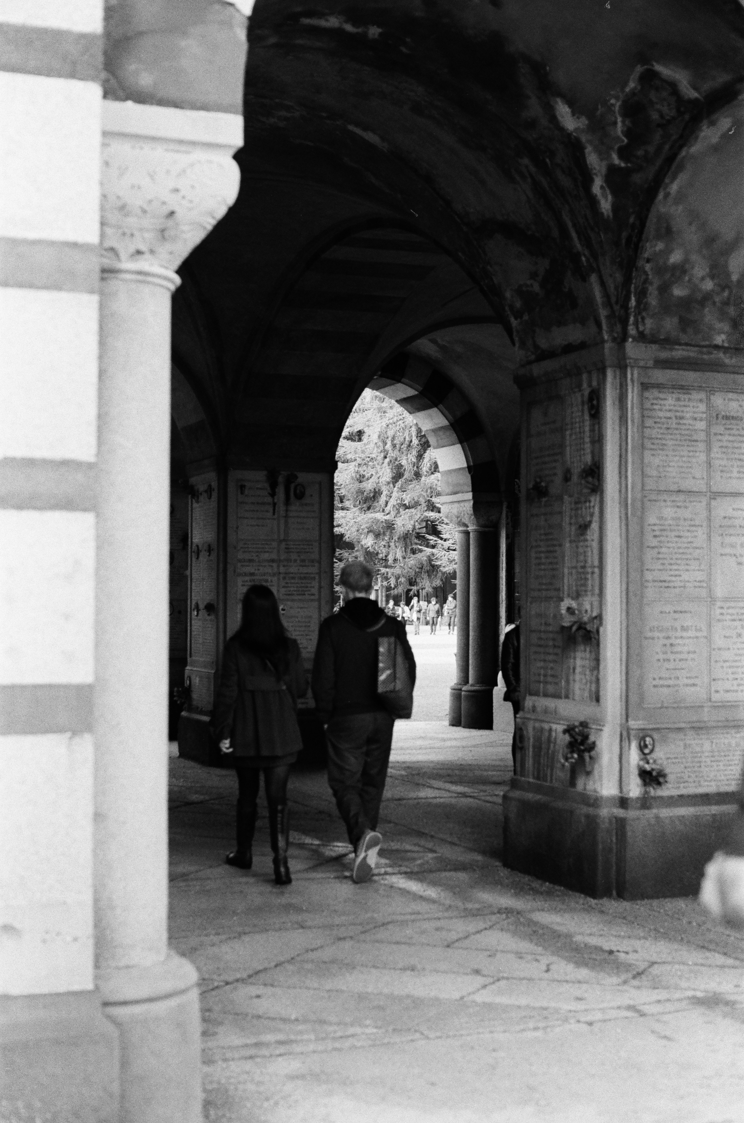 Monumentale. Anastasia Shapoval violoniste et photographe. Annecy — Geneve
