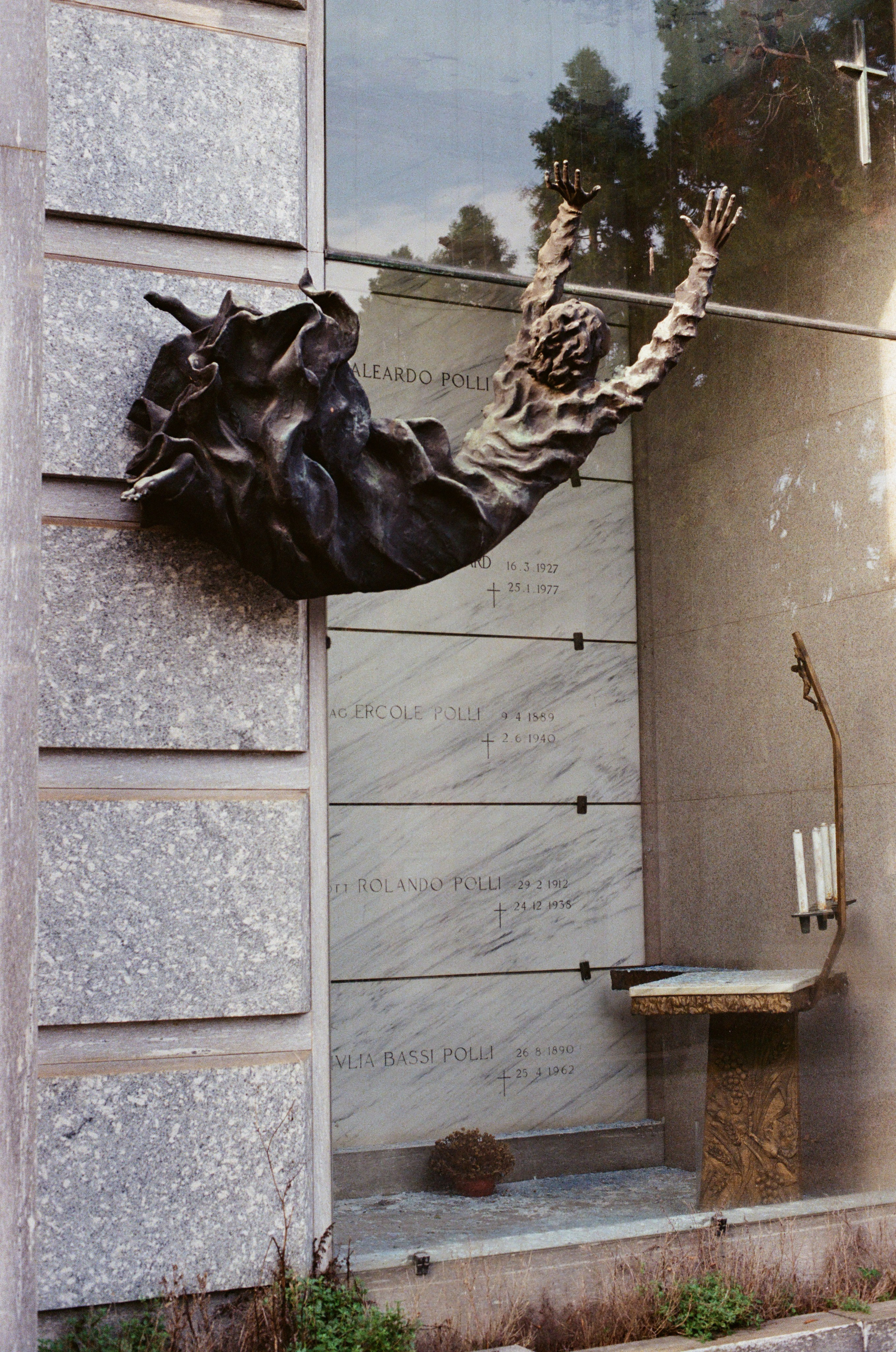 Monumentale. Anastasia Shapoval violoniste et photographe. Annecy — Geneve