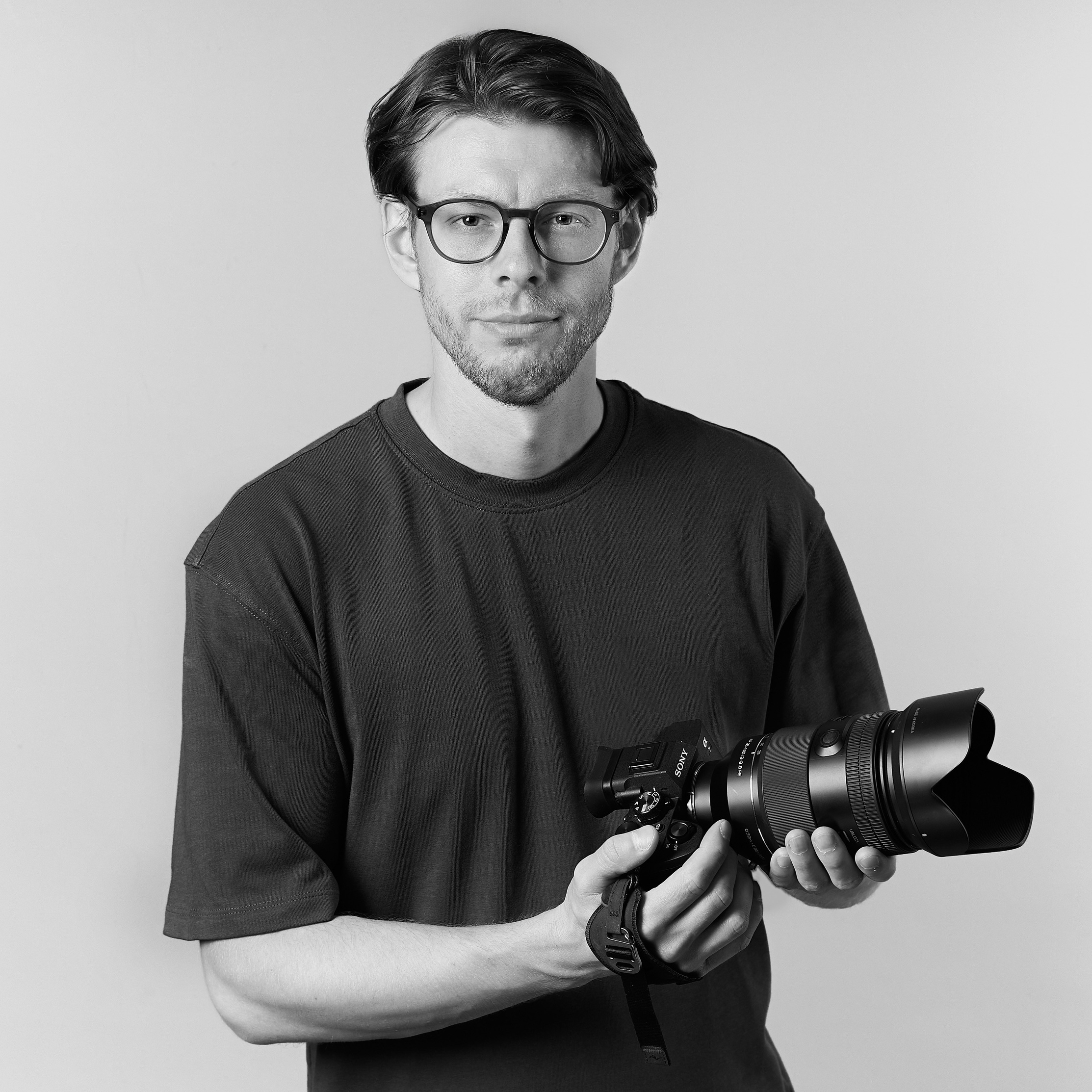 Contact. Portrait photographer Paul Boyarinov in Miami, South Florida