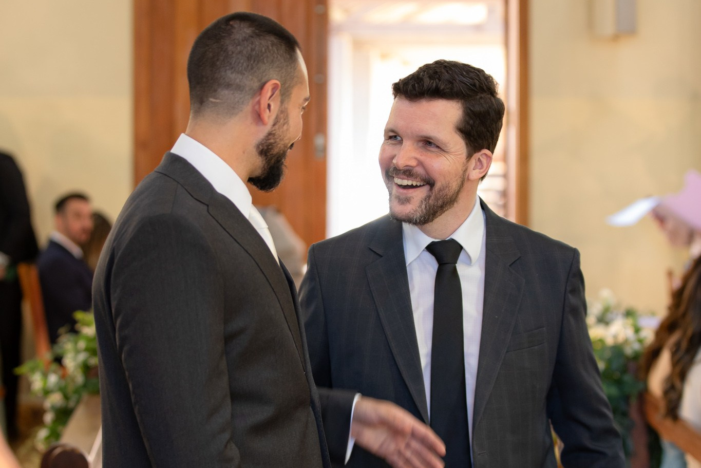 Fotografia de casamento documental: o que é e por que tantas noivas estão escolhendo esse estilo