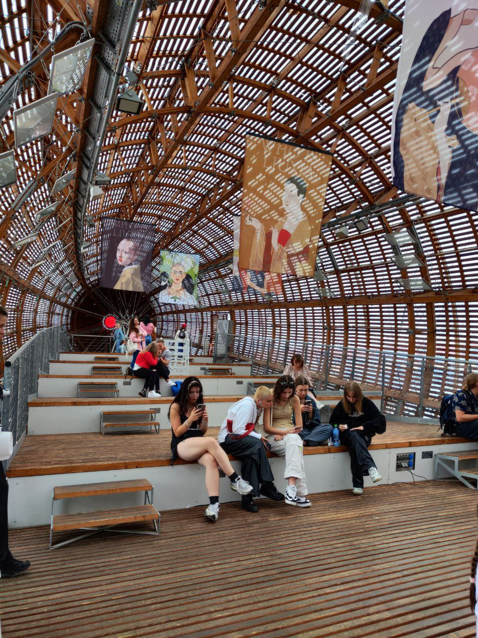 Старинная открытка: дирижабль «Граф Цеппелин» и авиационная история. Фотограф, коллекционер винтажных открыток и создатель историй на пересечении прошлого и личного. Ирина Дайнакова