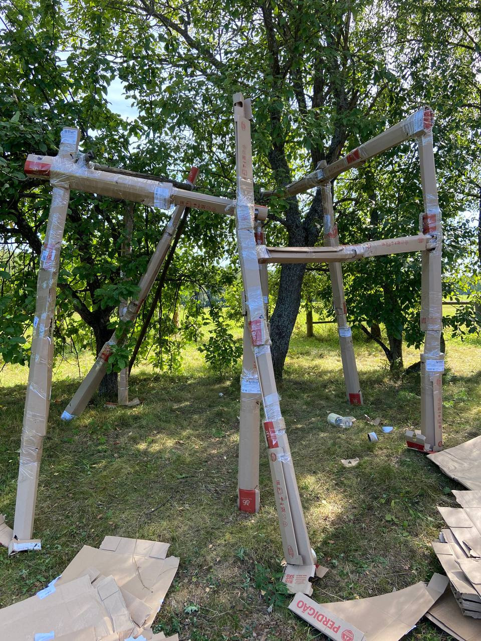 Find a shadow on a Saturday afternoon. Eugenia Ignatova multidisciplinary artist, photographer in Belgrade